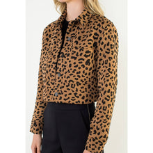 Load image into Gallery viewer, Cheetah Print Cropped Jacket