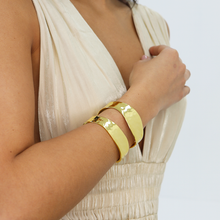 Load image into Gallery viewer, Modern Split Cuff Bracelet