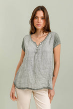Load image into Gallery viewer, Front blouse 100% Linen back 95% cotton 5% elastane REF.3856