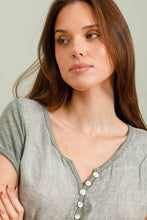 Load image into Gallery viewer, Front blouse 100% Linen back 95% cotton 5% elastane REF.3856