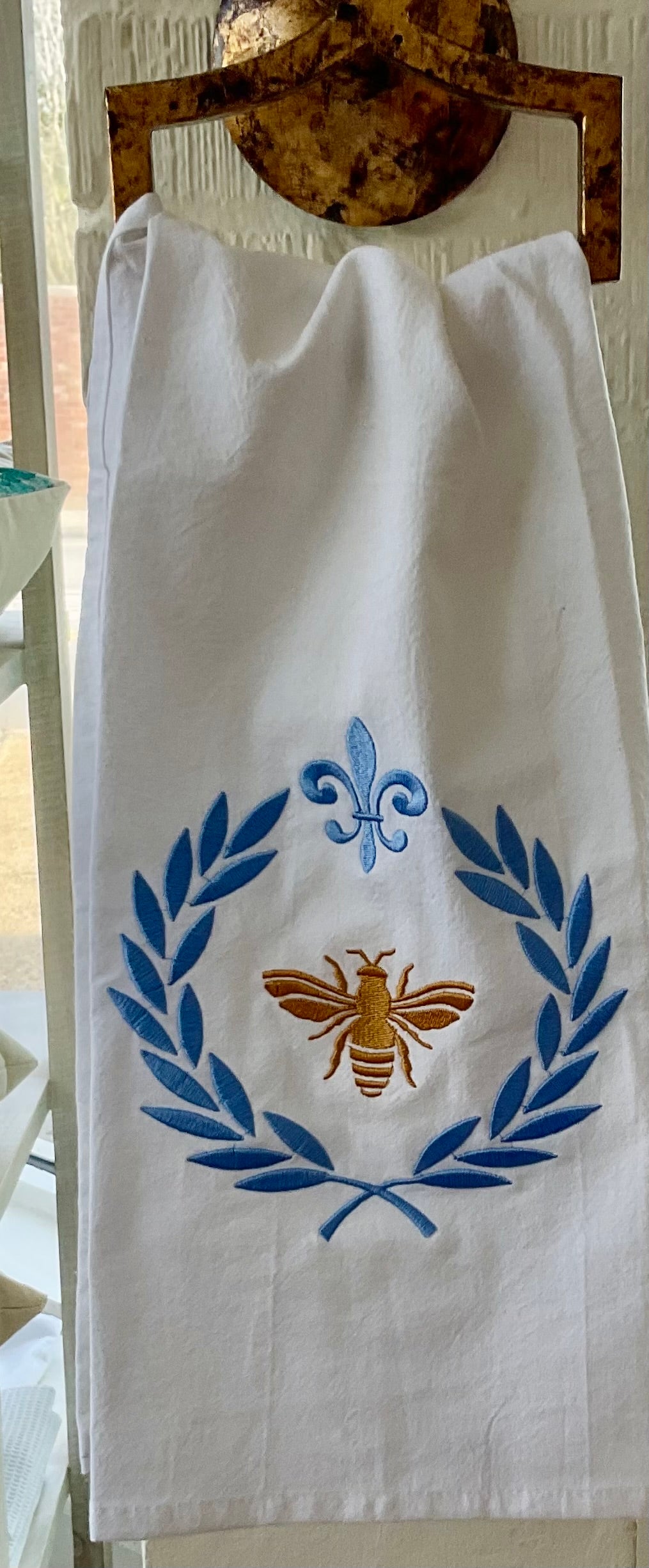 Bee on Laurel Towel