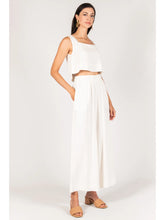 Load image into Gallery viewer, Linen Sleeveless Cropped Top
