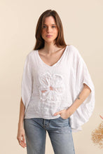 Load image into Gallery viewer, Blouse with Flower
