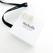 Load image into Gallery viewer, Lottie Cluster Pearl Earrings
