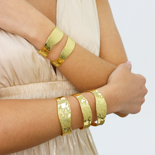 Load image into Gallery viewer, Modern Split Cuff Bracelet
