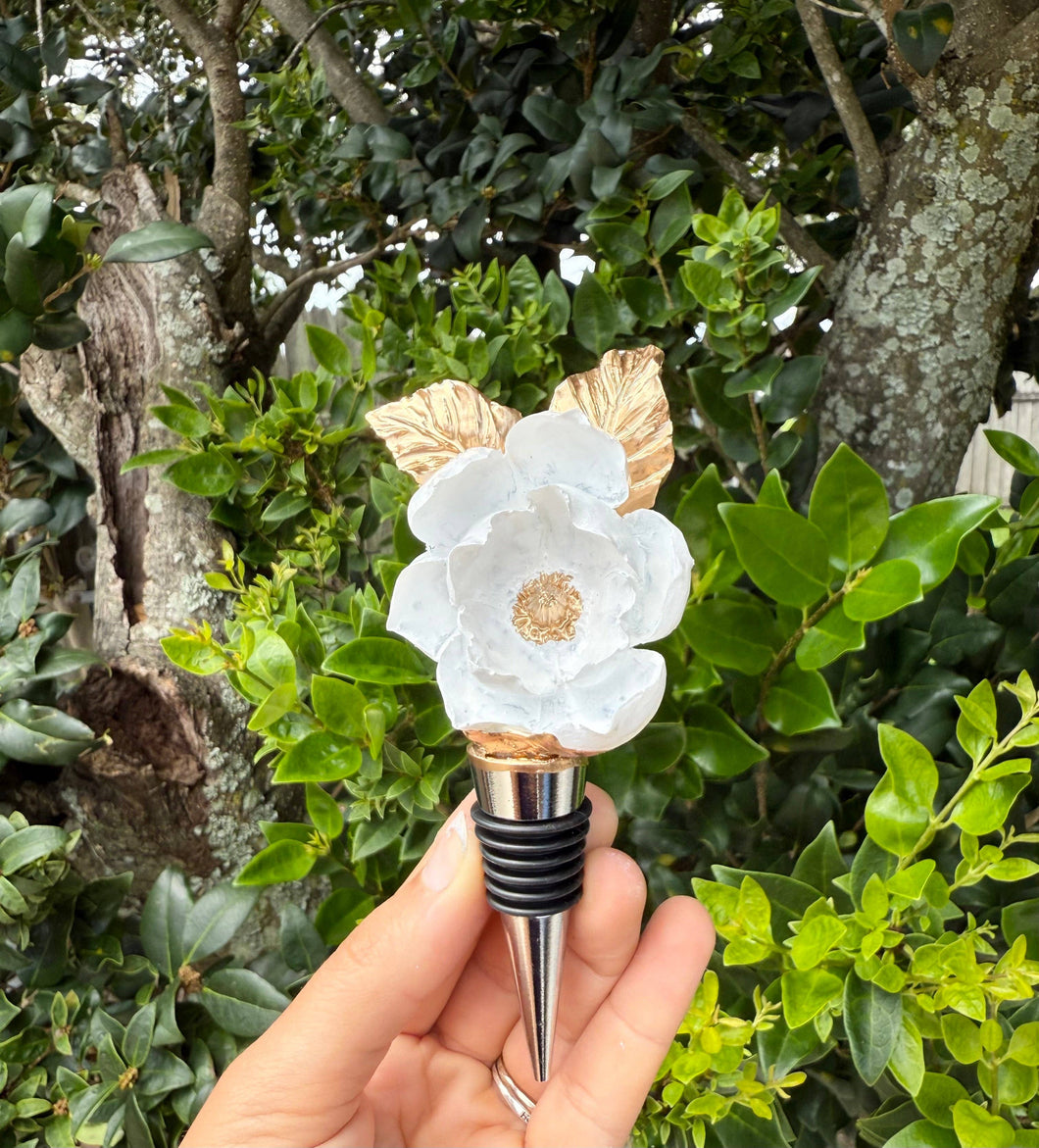 Magnolia wine stoppers