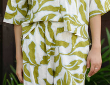 Load image into Gallery viewer, Erin Abstract Print Pants Olive White 
