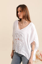 Load image into Gallery viewer, Blouse with Flower
