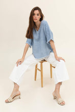 Load image into Gallery viewer, Linen blouse
