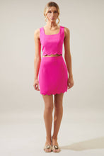 Load image into Gallery viewer, Ferriera Scalloped Square Neck Cropped Tank
