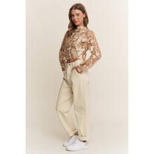Load image into Gallery viewer, 3D FLOWER EMBROIDERY SLIM FIT CROP TOP
