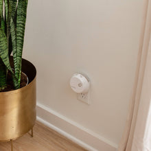 Load image into Gallery viewer, Pura + Votivo Smart Home Diffuser Set - Red Currant &amp; IBP
