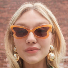 Load image into Gallery viewer, Blonde Tortoise Peggy Sunglasses
