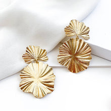 Load image into Gallery viewer, Dali Gold Earrings
