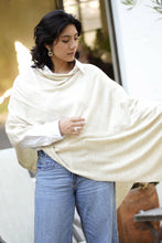 Load image into Gallery viewer, Cashmere Poncho Oatmeal 
