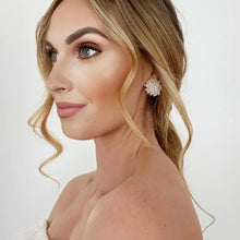 Load image into Gallery viewer, Lottie Cluster Pearl Earrings
