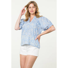 Load image into Gallery viewer, Puff Sleeve Flower Print Top
