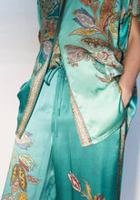 Load image into Gallery viewer, Satin Unique Retro Flower Print Shirt And Pants Set

