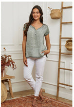 Load image into Gallery viewer, Front blouse 100% Linen back 95% cotton 5% elastane REF.3856
