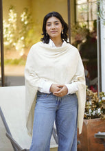 Load image into Gallery viewer, Cashmere Poncho Oatmeal 
