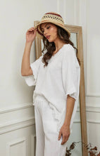 Load image into Gallery viewer, Linen blouse
