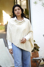 Load image into Gallery viewer, Cashmere Poncho Oatmeal 
